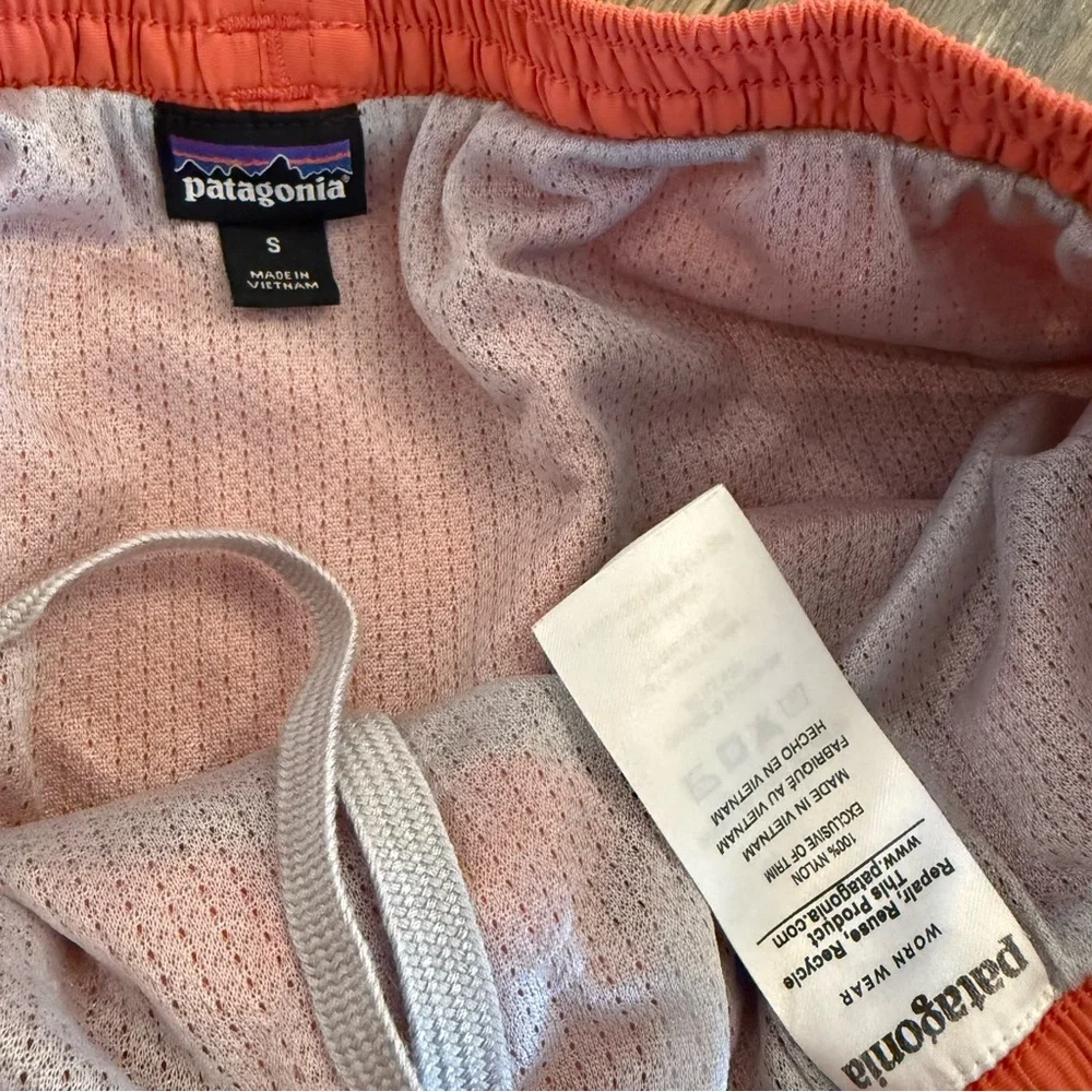 Patagonia Mens Baggie Shorts Size‎ S Orange - Picture 2 of 5